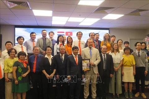 Delegados participantes en la cita (Foto: VNA)