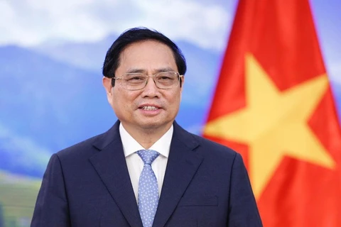 El primer ministro Pham Minh Chinh es uno de los pocos jefes de gobierno invitados por el FEM y el país anfitrión, China, a asistir a la cita durante dos años consecutivos. (Foto: VNA)