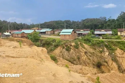 Zona afectada por los terremotos en el distrito de Kon Plong, provincia de Kon Tum. (Foto: VNA)