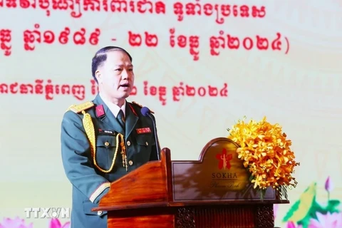 El agregado militar de Vietnam en Camboya, coronel Tran Van Tam, interviene en la cita (Foto: VNA)