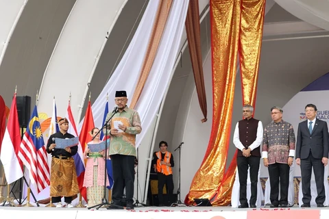 L'ambassadeur d'Indonésie au Mexique, Cheppy Wartono, qui assure également la présidence tournante du Comité de l'ASEAN à Mexico, s'adresse au Festival de l'ASEAN 2024. (Photo : VNA)