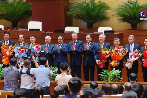 越南国会批准任命三名副总理和两名部长