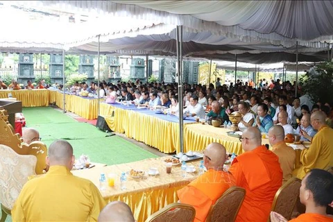 At the Vu Lan festival at the Phat Tich pagoda. (Photo: VNA)