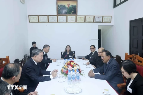 Le président To Lam reçoit le conseiller à la sécurité nationale de l'Inde, Ajit Doval. Photo: VNA