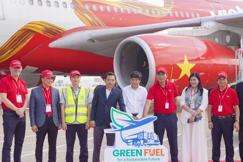 Vietjet a lancé le 17 octobre ses premiers vols utilisant des carburants d'aviation durables (SAF) depuis l'aéroport de Tan Son Nhat, à destination de Melbourne en Australie et de Séoul en République de Corée.