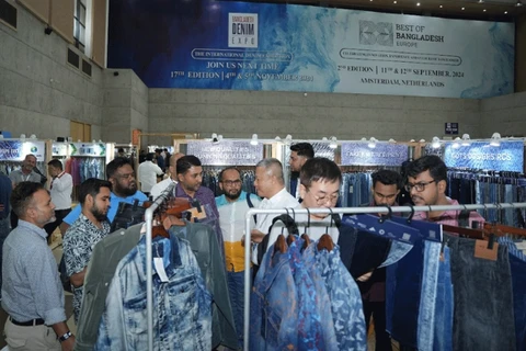 People visit the Bangladesh Denim Expo 2024. (Photo: daily-sun.com) 