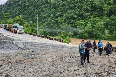 A landslides happens in Chitwan district, Nepal, on July 12. (Photo: Xinhua/VNA)