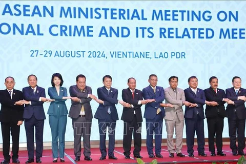 Representatives from ASEAN countries at the 18th ASEAN Ministerial Meeting on Transnational Crime (AMMTC-18) held in Laos. (Photo: VNA) 