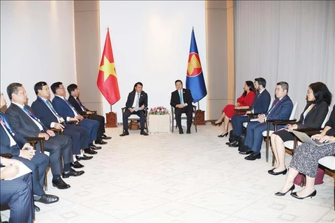 Minister of Public Security Sen. Lieut. Gen. Luong Tam Quang on August 28 has a meeting with Secretary-General of ASEAN Kao Kim Hourn in Vientiane. (Photo: VNA)