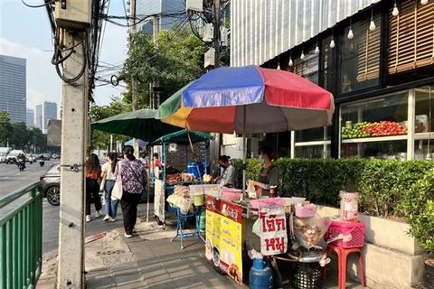 Street food in Bangkok, Thailand. (Photo: VNA)