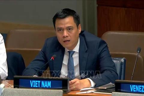 Permanent Representative of Vietnam to the United Nations (UN) Ambassador Dang Hoang Giang speaks at the First Committee's debate on nuclear weapond. (Photo: VNA)