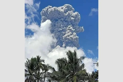 The eruption also expells sand, carried westward by the wind. (Photo: Bernama)