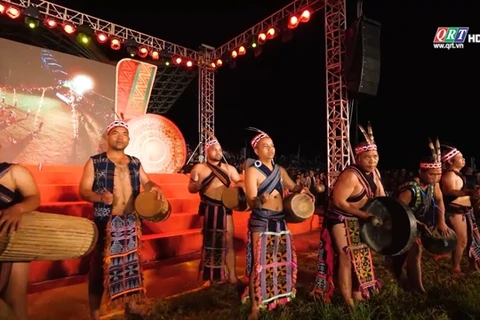 A gong performance by local ethnic people in Nam Giang district, Quang Nam province. (Photo: qrt.vn)