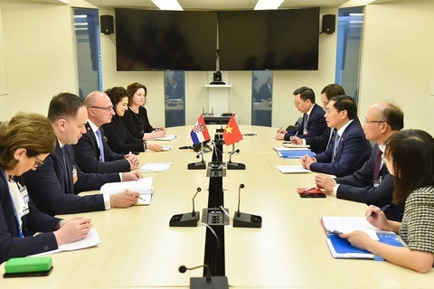 Vietnamese Minister of Foreign Affairs Bui Thanh Son meets Croatian Minister of Foreign and European Affairs Gordan Grlic Radman. (Photo: VNA)