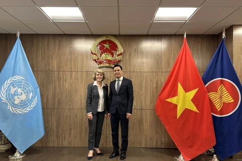 El embajador Dang Hoang Giang, representante permanente de Vietnam ante la ONU, y Julie Bishop, enviada especial del Secretario General de la ONU para Myanmar (Fuente:VNA)