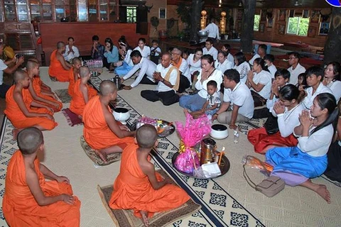 Camboyanos celebran el Festival Pchum Ben. (Fuente: khmertimeskh.com)