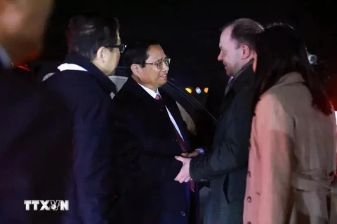 El primer ministro de Vietnam, Pham Minh Chinh, en el aeropuerto de Kazán. (Foto: VNA)