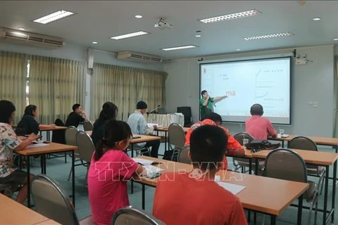 Le cours voit la participation de plusieurs personnes de tous âges. Photo: VNA