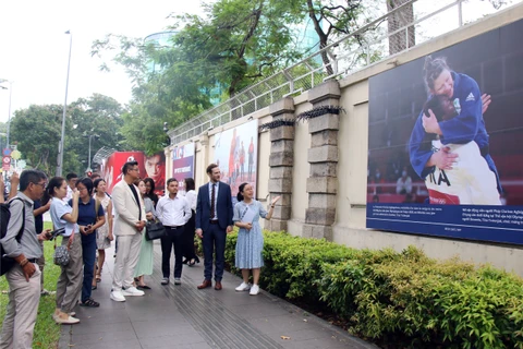 “体育与友谊”图片展在胡志明市举行。图自越通社