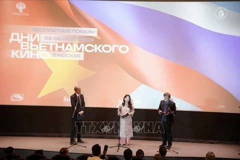 Director General of the International Cooperation Department under the Ministry of Culture, Sports and Tourism Nguyen Phuong Hoa (middle) at the opening ceremony (Photo: VNA)