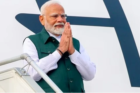 Indian Prime Minister Narendra Modi emplanes for Brunei on September 3. (Photo: indianexpress.com) 