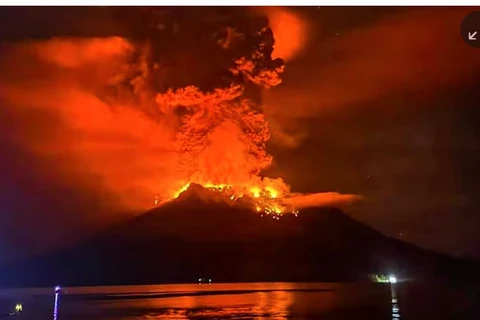 Indonesia expands danger zone due to volcanic eruption (Photo: theguardian.com)