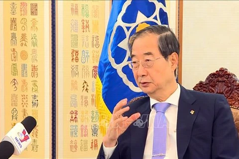 El primer ministro de Corea del Sur, Han Duck Soo, durante la entrevita con la VNA (Fuente: VNA)