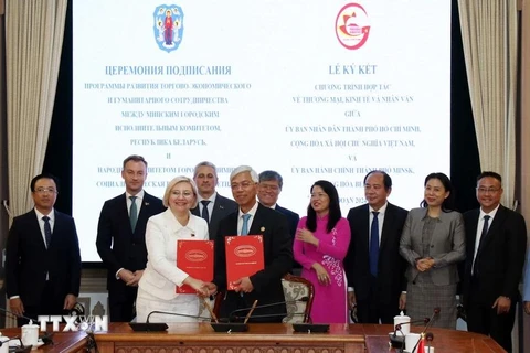 En la firma del programa entre Ciudad Ho Chi Minh y Minsk (Fuente: VNA)