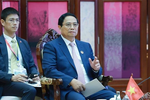 El primer ministro Pham Minh Chinh pronuncia su discurso en la reunión (Fuente: VNA) 