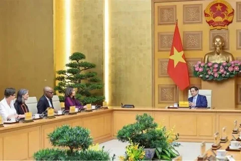 El primer ministro de Vietnam, Pham Minh Chinh, recibe a Pauline Tamesis, coordinadora residente de la Organización de las Naciones Unidas (ONU) en Vietnam (Fuente: VNA) 