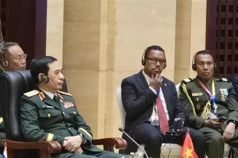 El vicesecretario de la Comisión Militar Central y ministro de Defensa, general Phan Van Giang, en la reunión (Fuente: VNA)