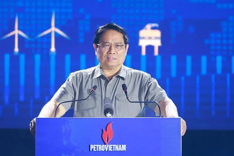 El primer ministro Pham Minh Chinh pronuncia un discurso en el evento (Fuente: VNA)