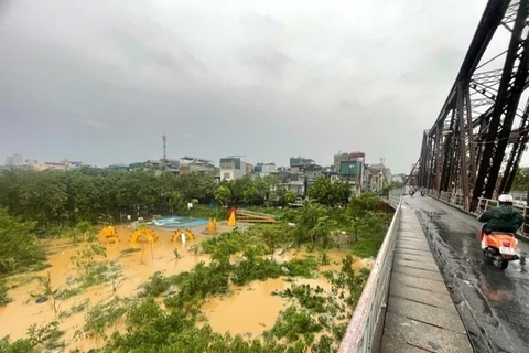 Hanoi: Rising Red River water levels pose flooding risk 