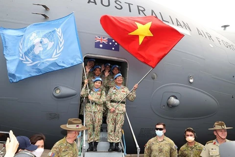 Over the past ten years, more than 800 officers and professional soldiers of the Vietnam People's Army have been sent to UN peacekeeping operations. (Photo: VNA)