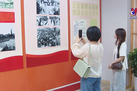 Exhibition recalls memories of Hanoi on take-over day