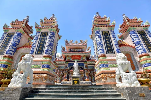 Awe-inspiring “City of Tombs” in Hue