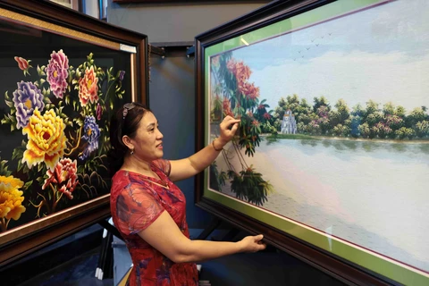 Hanoi's artisans work to keep embroidery craft alive