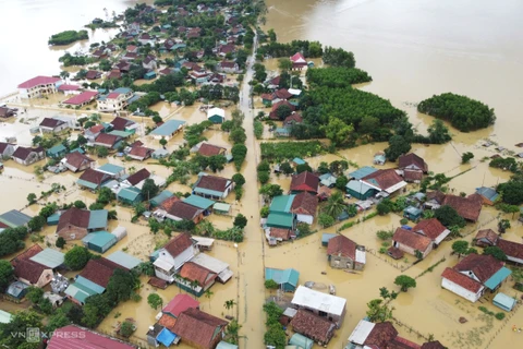 Unique flood-season travel at world's best tourism village