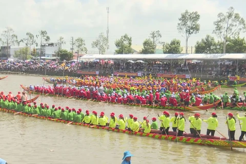 Ngo boat race in the Mekong Delta kicks off