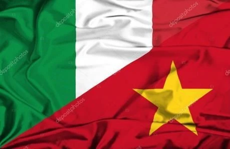 意大利和越南的国旗。图自互联网