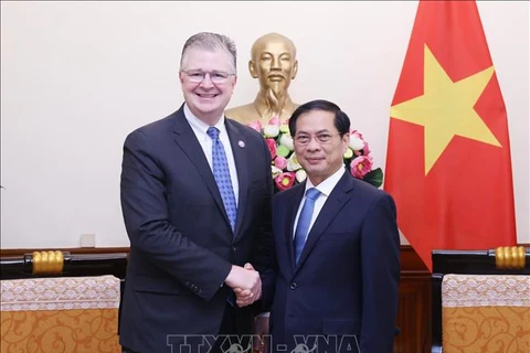越南外交部长裴青山会见美国助理国务卿。图自越通社