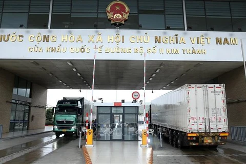 Actividades de importación y exportación en la puerta fronteriza internacional número 2 de Kim Thanh, provincia de Lao Cai. (Foto: VNA)