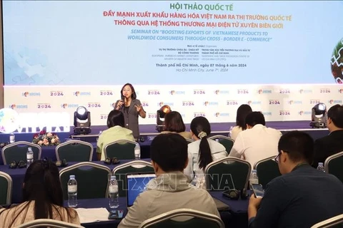 На международном семинаре по экспорту и трансграничной электронной коммерции Вьетнама, состоявшемся в Хошимине 7 июня. (Фото: ВИА) 