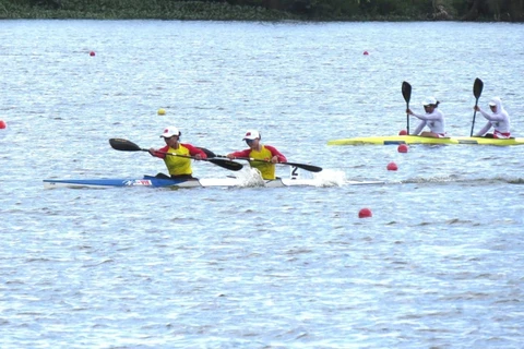 Вьетнамские спортсмены показали отличные результаты в первый день чемпионата по гребле на каноэ. (Фото: ВИA)