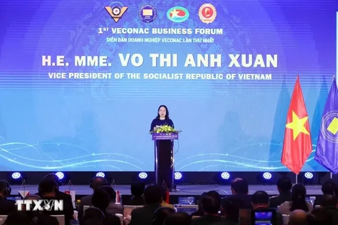 La vicepresidenta vietnamita, Vo Thi Anh Xuan, participó en la inauguración del primer Foro Empresarial de la Confederación de Veteranos de la ASEAN (Fuente: VNA)