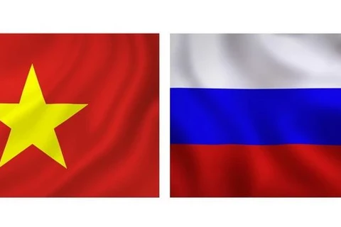 Drapeaux du Vietnam et de la Russie. Photo: VNA