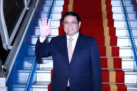 Le Premier ministre vietnamien Pham Minh Chinh quitte Hanoi pour une visite d’État en Inde. Photo : VNA