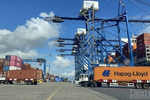 Au terminal international à conteneurs de Tân Cang Hai Phong (TC-HICT), dans le Nord. Photo: diendandoanhnghiep.vn