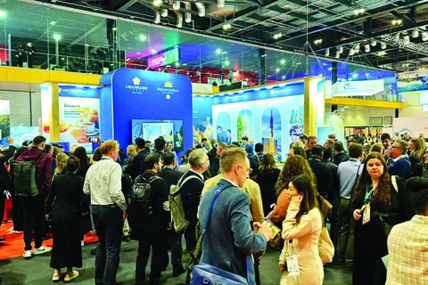 Stand de Saigontourist et Vietnam Airlines au Salon mondial du voyage de Londres 2024. Photo : Saigontourist