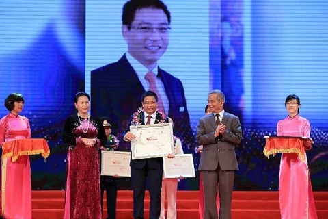 Vietnam Glory honours outstanding individuals, organisations 
